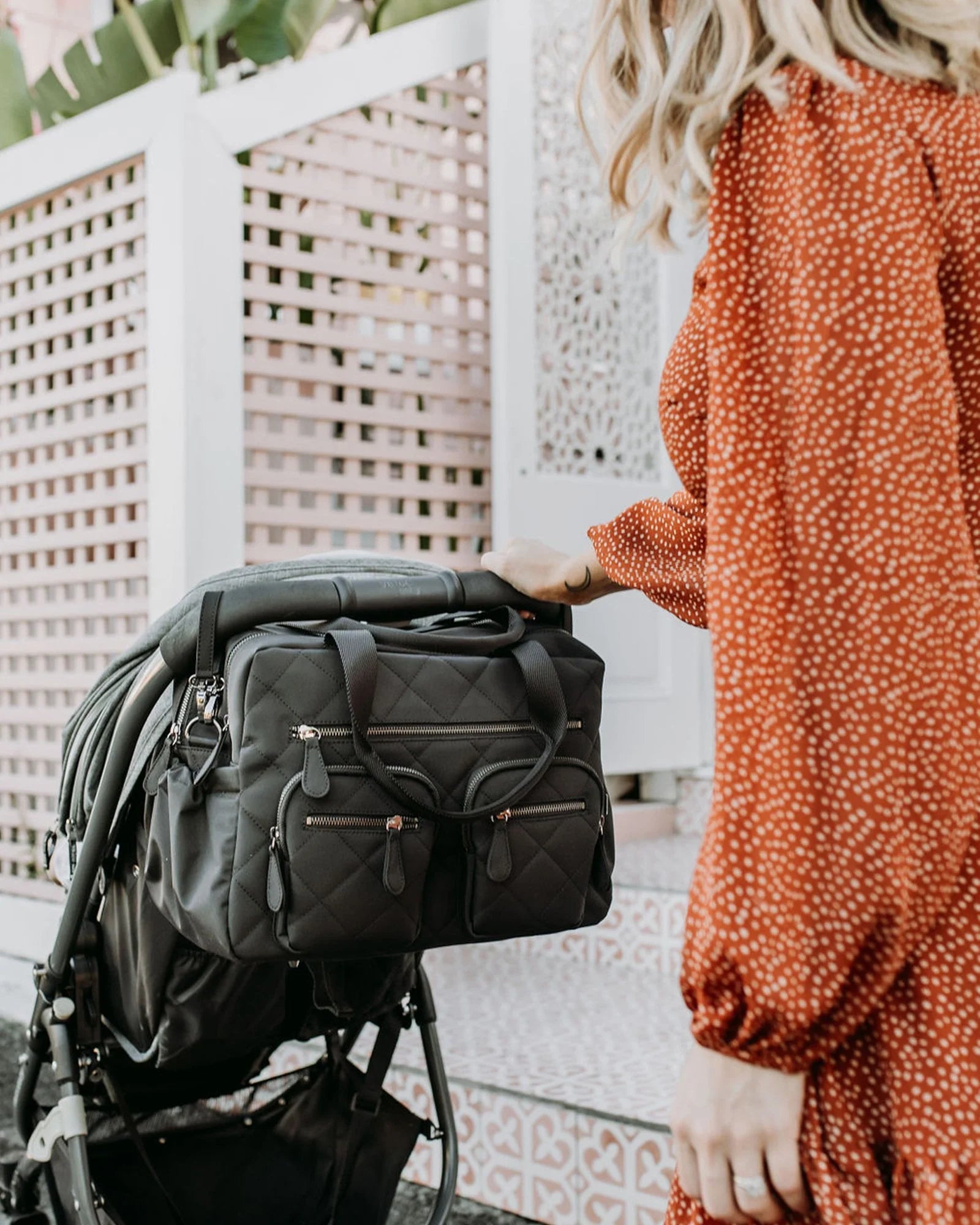 OiOi Black Diamond Quilt Carry All