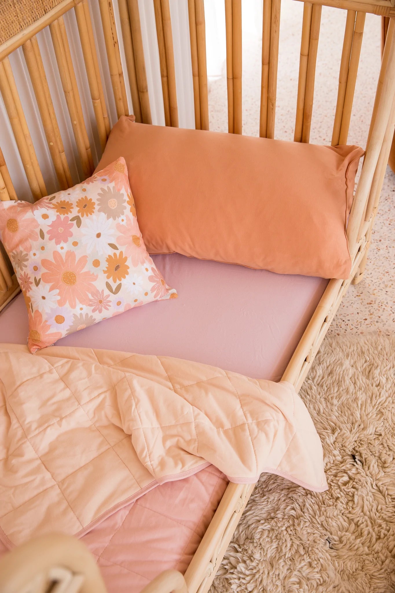 Go To Bed Cot Quilt - Rose And Sand