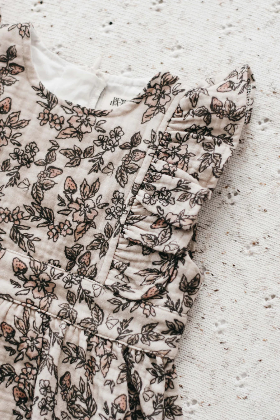 H&m discount strawberry dress