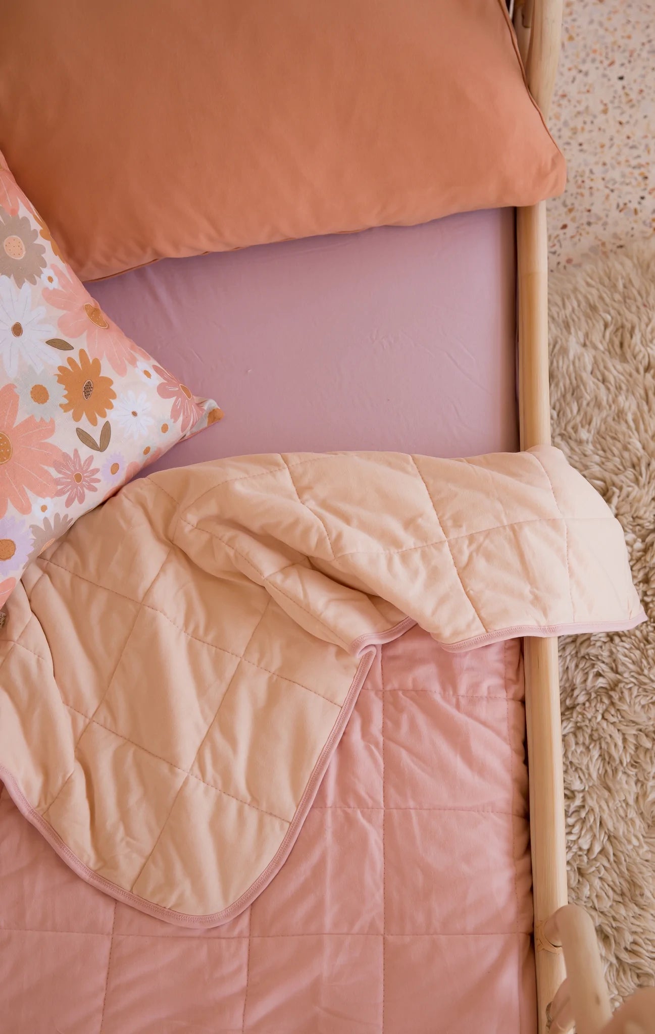 Go To Bed Cot Quilt - Rose And Sand