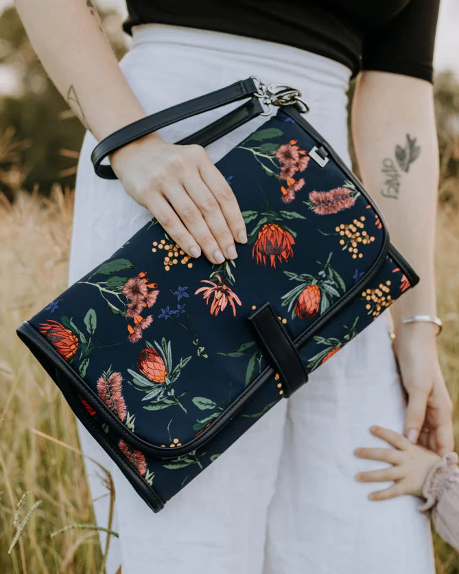 OiOi Change Mat Clutch - Navy Botanical